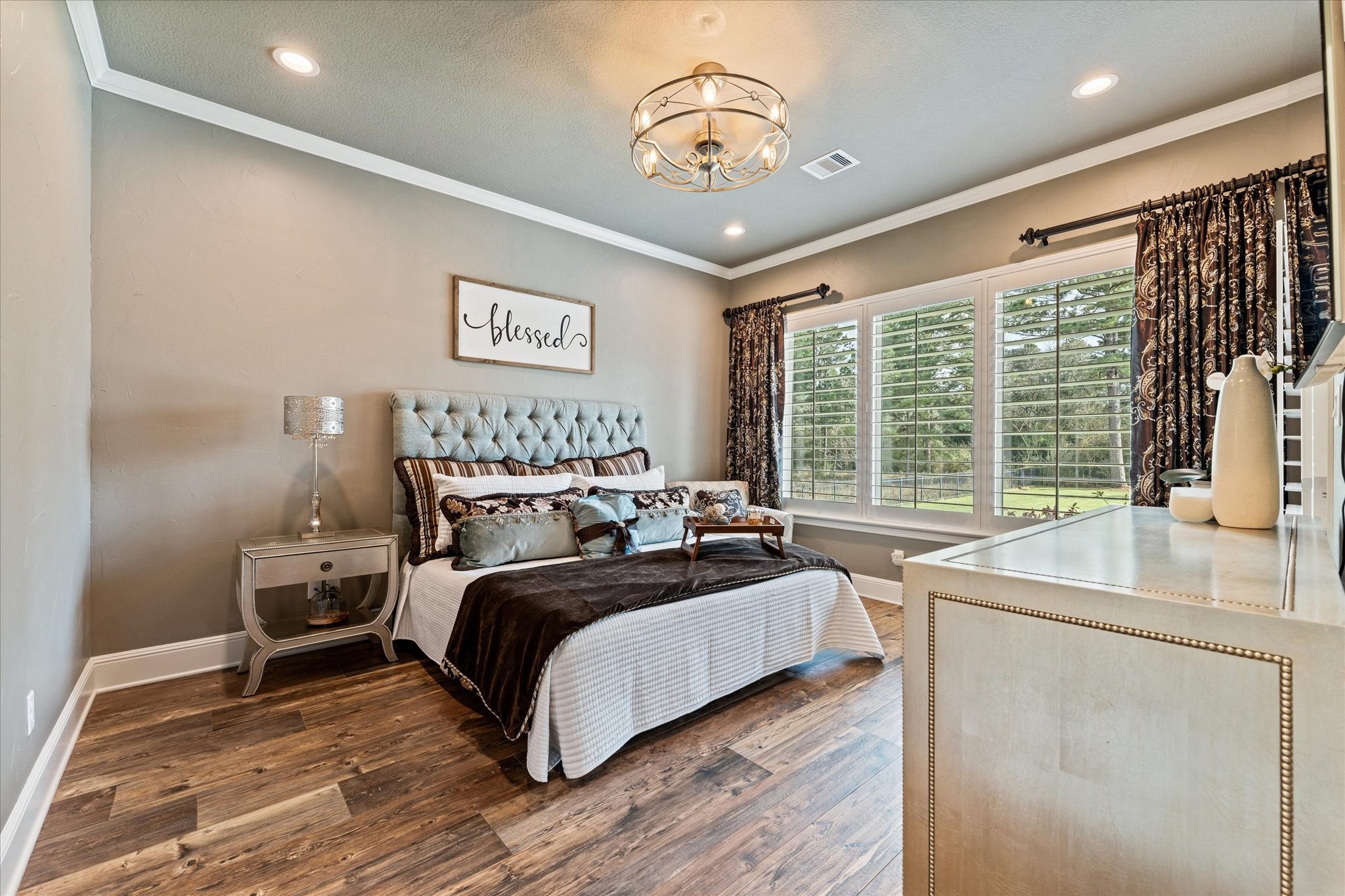 30618 Spring Lake Boulevard Tomball, TX 77375 - Photo 45 of 50 Large bedroom in pool house/casita for multigenerational living, or guests or the teenager you don’t want in your main house.