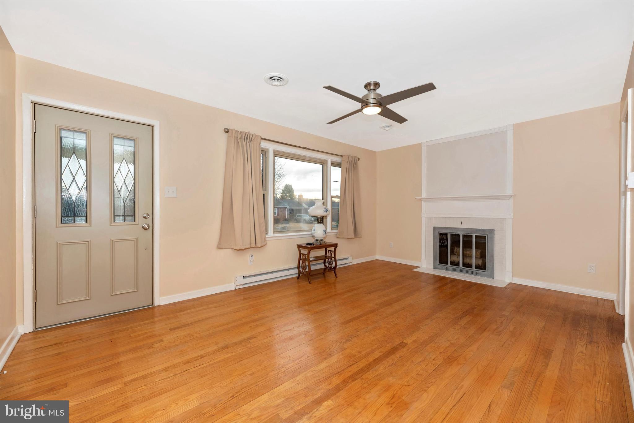 907 Seminole Road Frederick, MD 21701 - Photo 4 of 51 Gallery Image 4