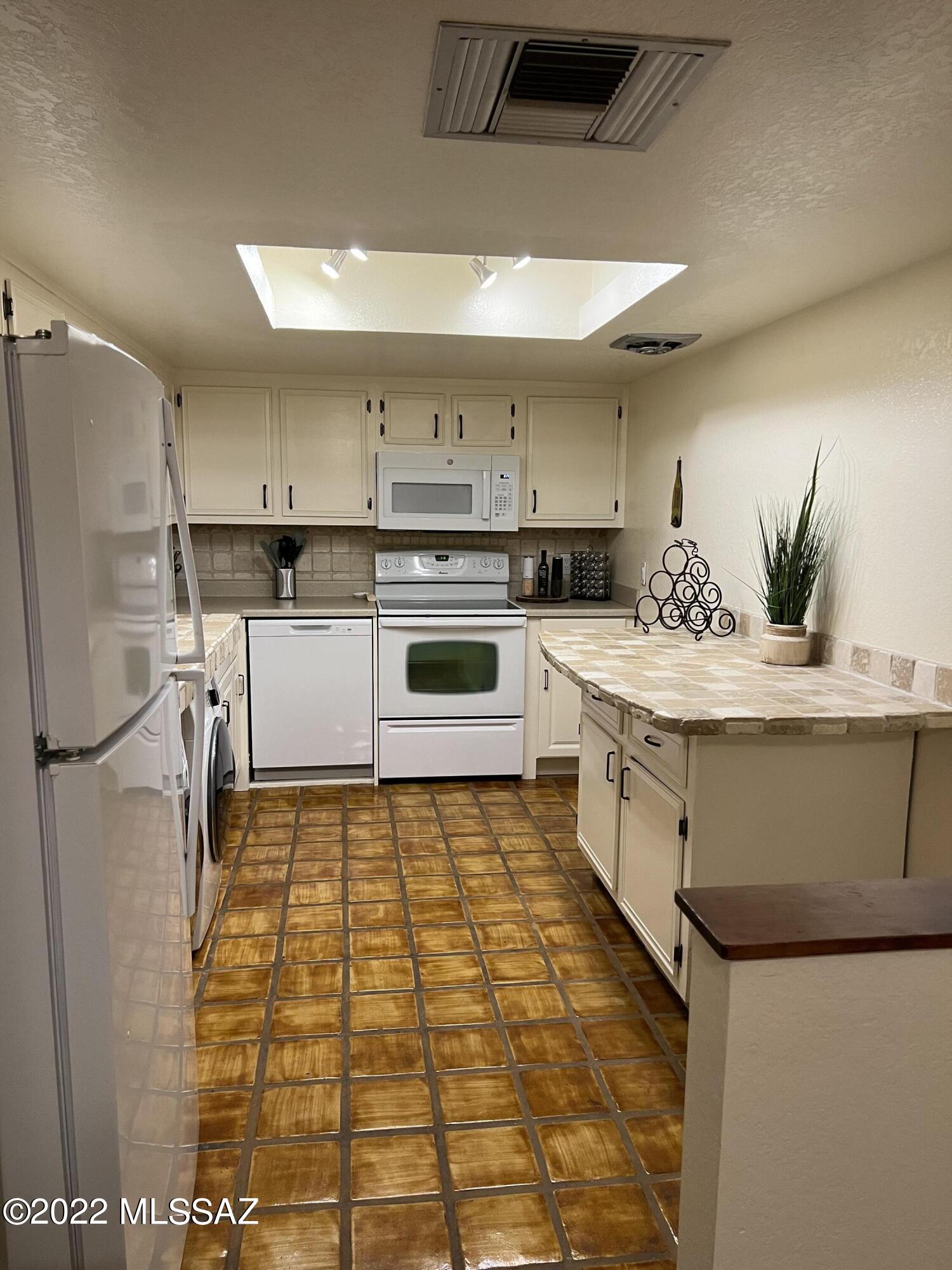8255 North Oracle Road, Unit 105 Tucson, AZ 85704 - Photo 9 of 23
