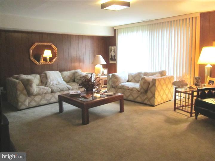 11113 Greiner Road Philadelphia, PA 19116 - Photo 19 of 23 Family Room