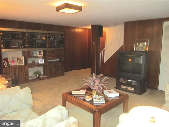 11113 Greiner Road Philadelphia, PA 19116 - Photo 21 of 23 Family Room