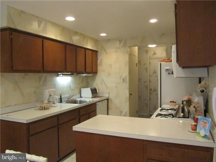 11113 Greiner Road Philadelphia, PA 19116 - Photo 7 of 23 Kitchen