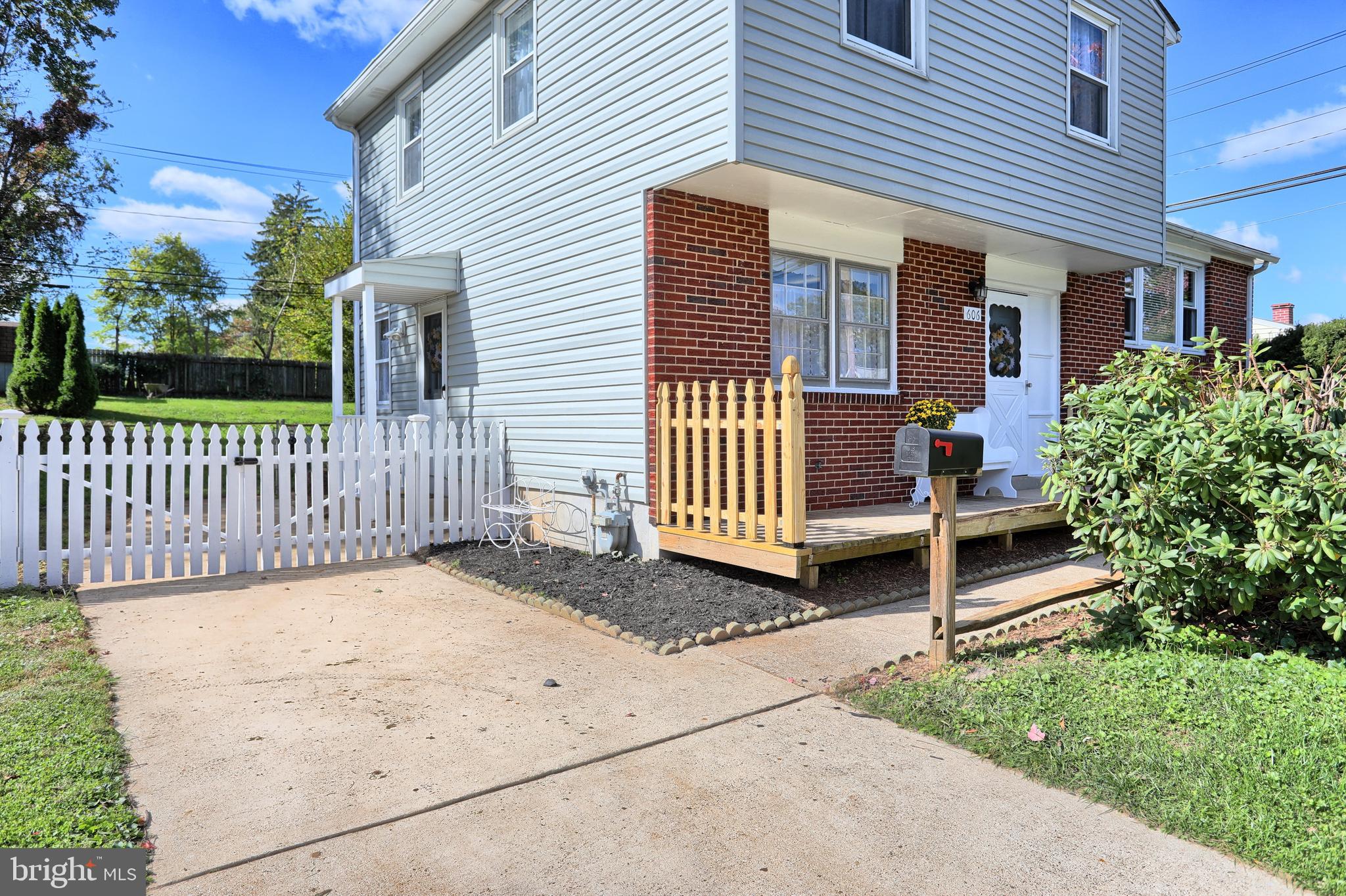 606 Piper Road Reisterstown, MD 21136 - Photo 4 of 50 large driveway with fenced yard