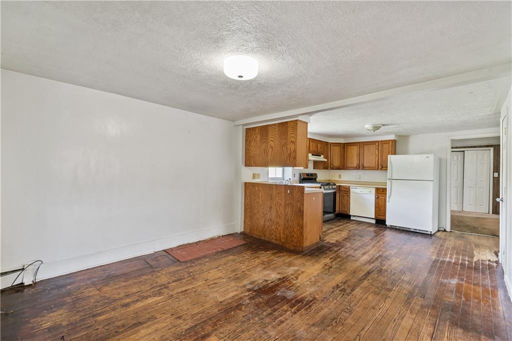 140 Stoney Point Road Shelocta, PA 15774 - Photo 11 of 29 Kitchen/Dining Room