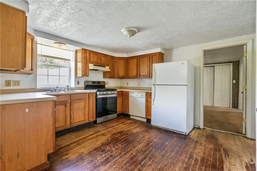 140 Stoney Point Road Shelocta, PA 15774 - Photo 10 of 29 Kitchen