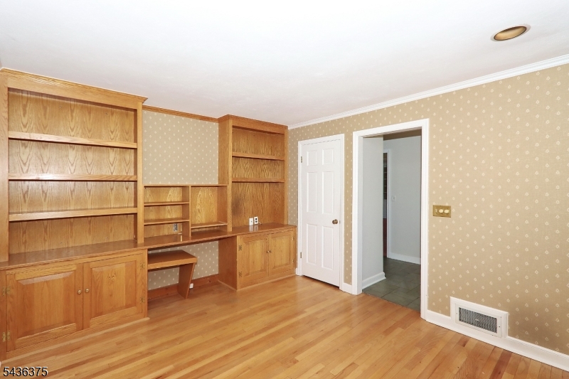 785 Lamberts Mill Road Westfield, NJ 07090 - Photo 18 of 37