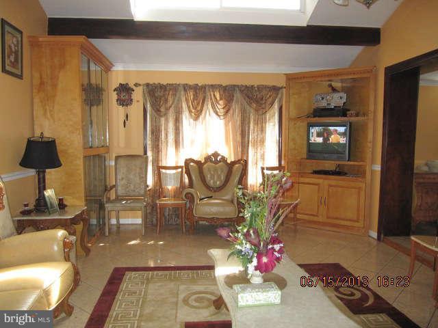 15015 Alaska Road Woodbridge, VA 22191 - Photo 2 of 8 Living Room
