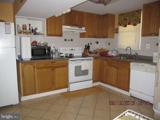 15015 Alaska Road Woodbridge, VA 22191 - Photo 3 of 8 Kitchen