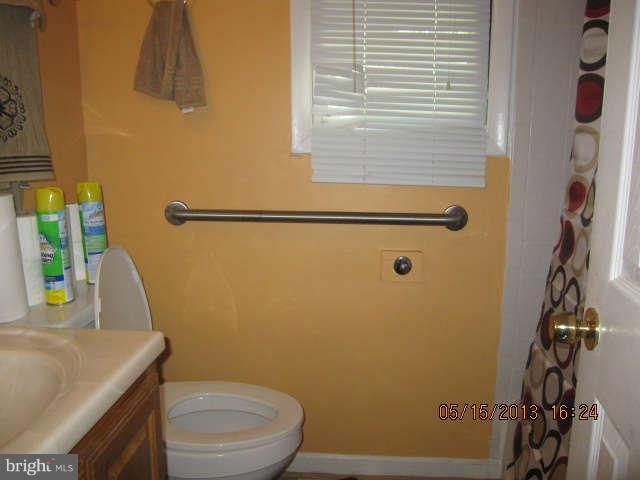 15015 Alaska Road Woodbridge, VA 22191 - Photo 4 of 8 Bath