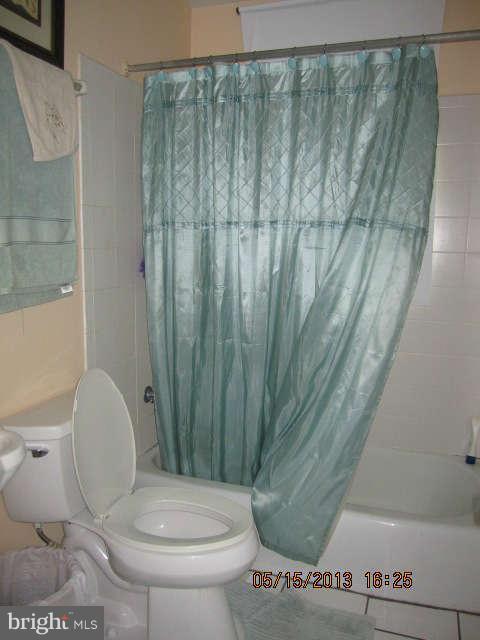 15015 Alaska Road Woodbridge, VA 22191 - Photo 7 of 8 Bath