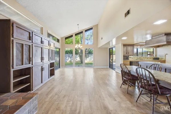 $500,000 | Undisclosed Address, Bakersfield, CA 93309