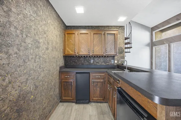 $500,000 | Undisclosed Address, Bakersfield, CA 93309