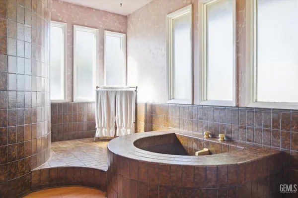 $500,000 | Undisclosed Address, Bakersfield, CA 93309