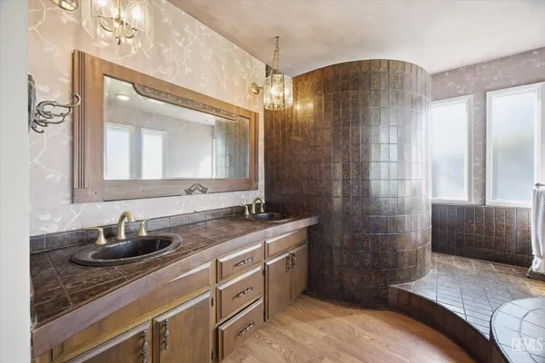 $525,000 | Undisclosed Address, Bakersfield, CA 93309