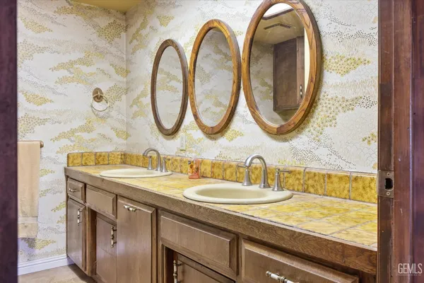 $525,000 | Undisclosed Address, Bakersfield, CA 93309