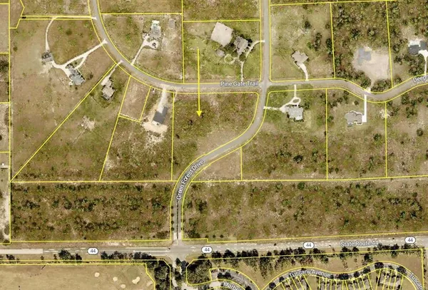 a view of entryway with outdoor