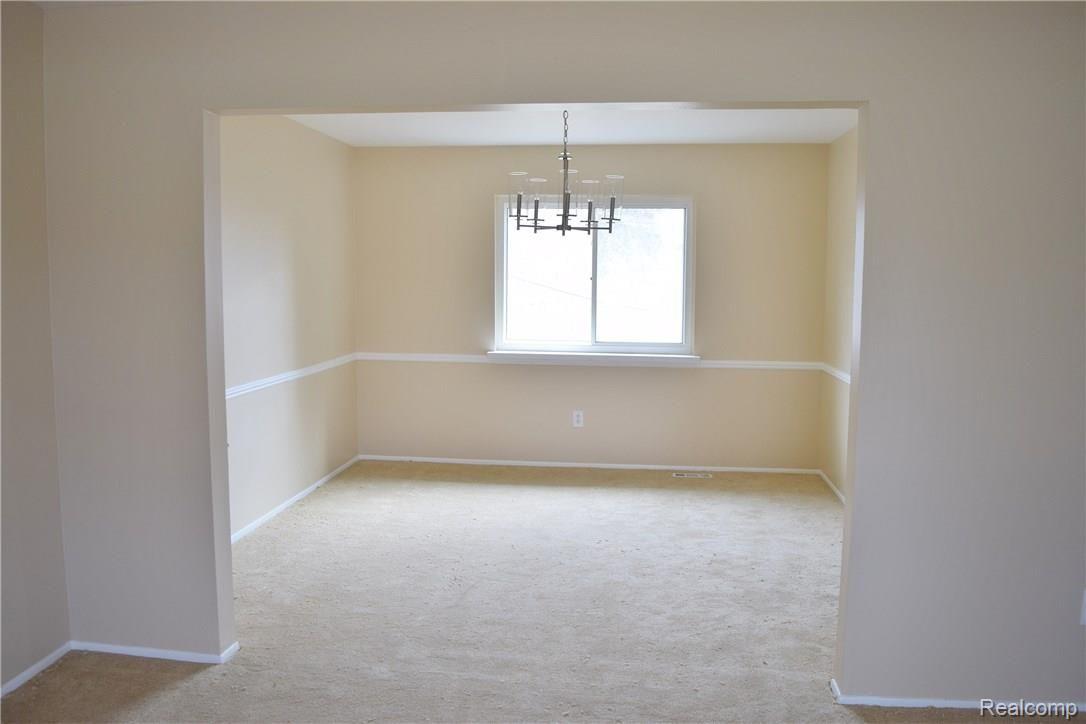 27900 Lahser Road Southfield, MI 48076 - Photo 7 of 55 DSC_1104.JPG