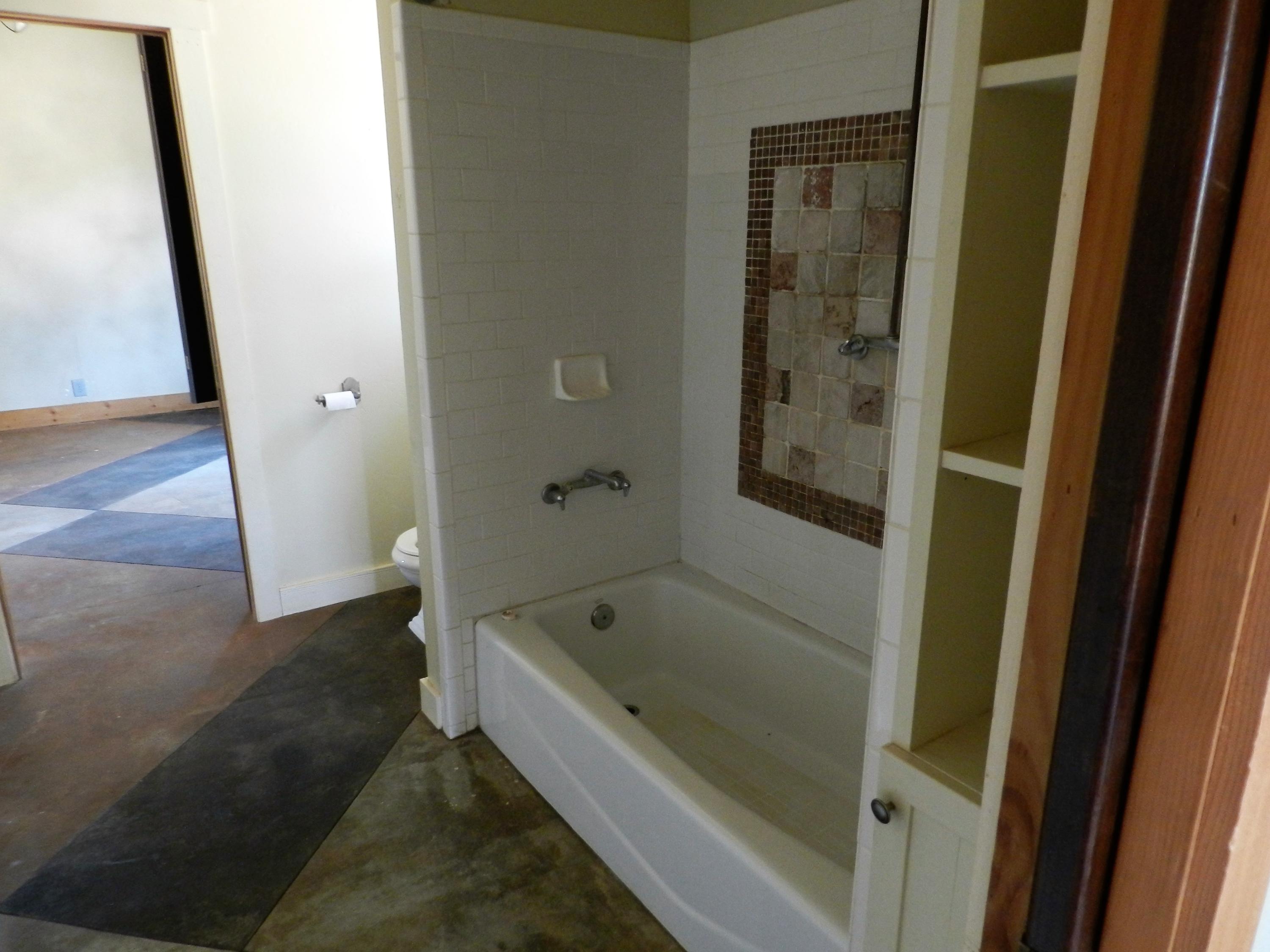 6280 Oasis Road Redding, CA 96003 - Photo 11 of 37 DSCN3962