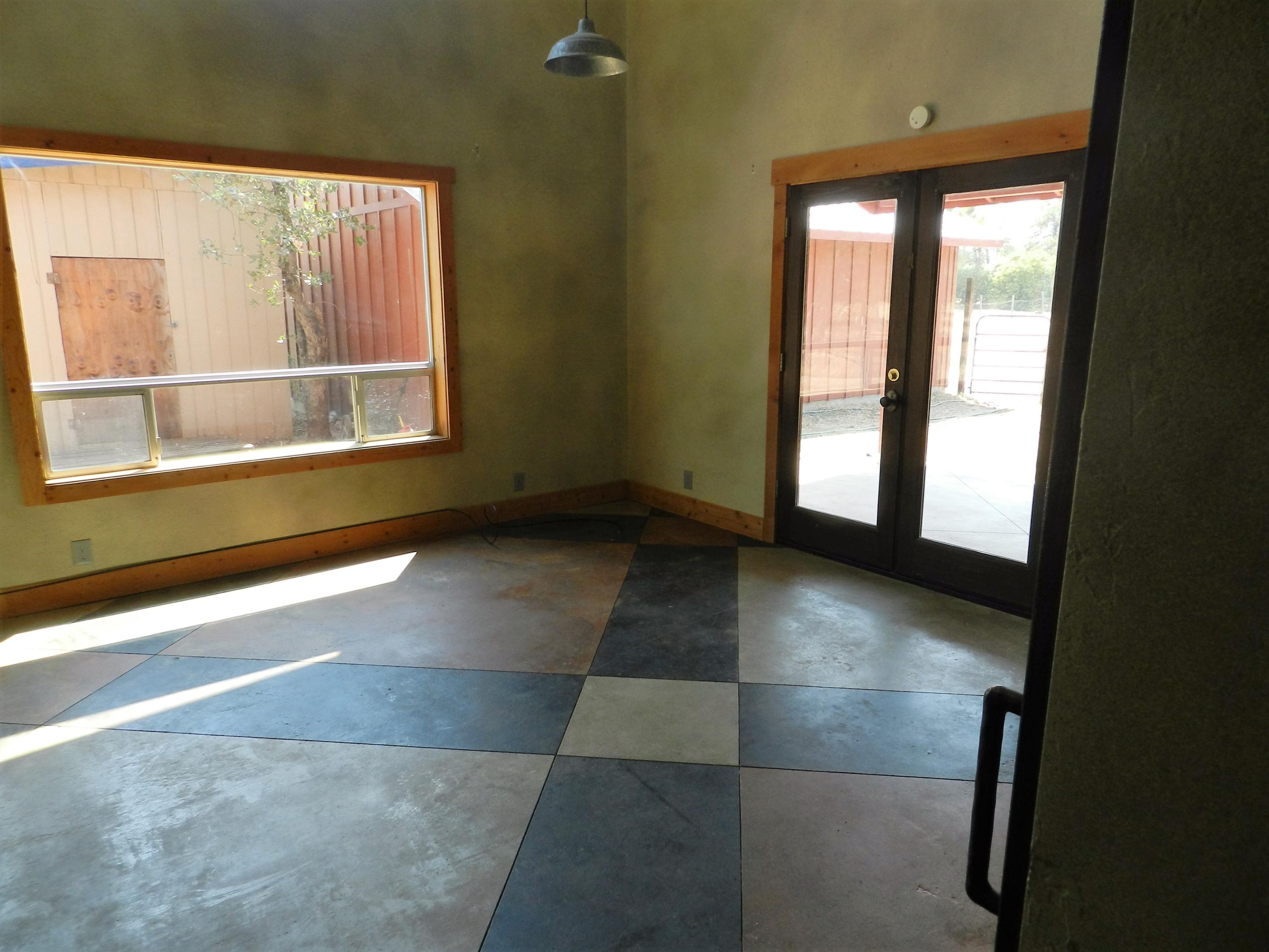 6280 Oasis Road Redding, CA 96003 - Photo 18 of 37 DSCN3960
