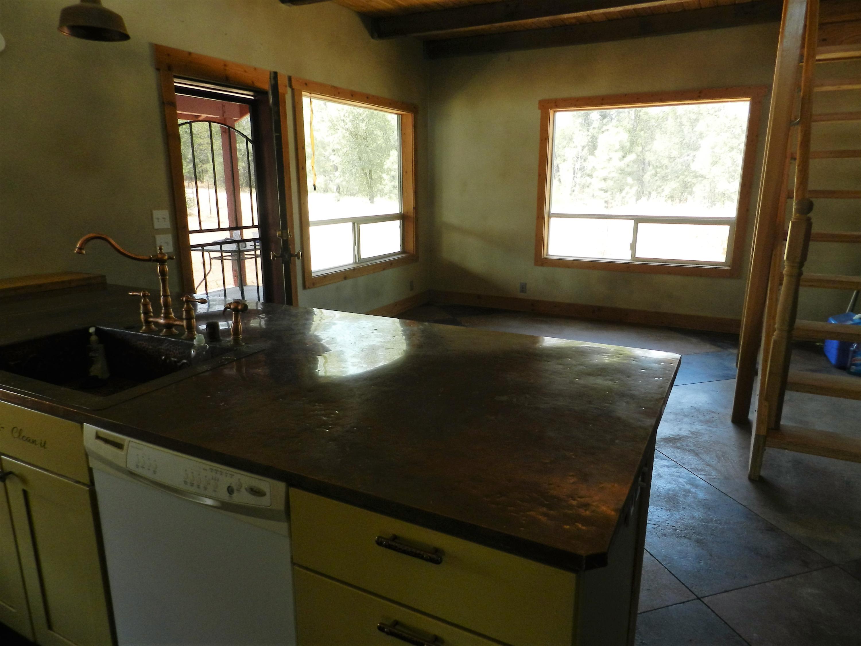 6280 Oasis Road Redding, CA 96003 - Photo 5 of 37 DSCN3957