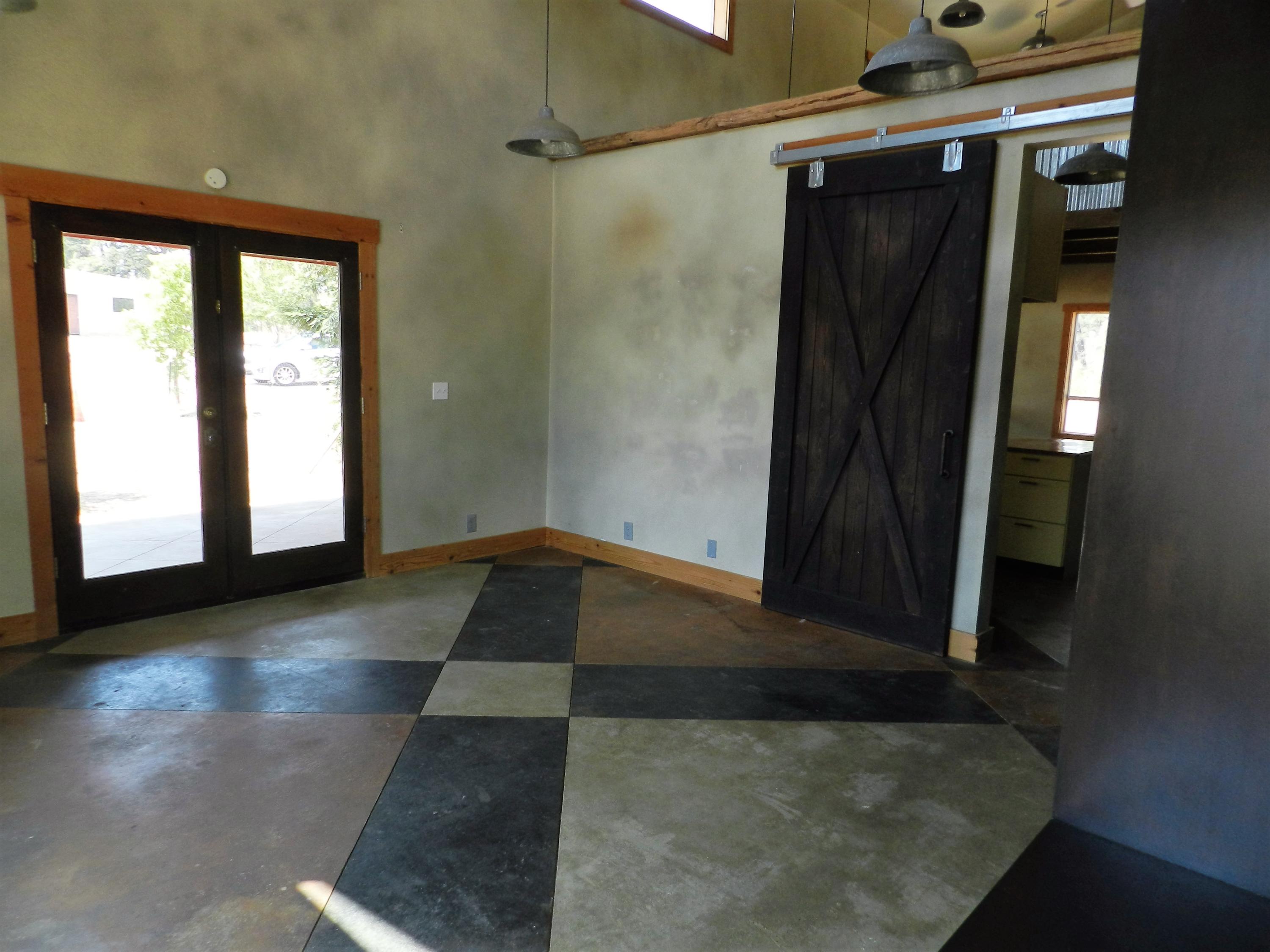 6280 Oasis Road Redding, CA 96003 - Photo 8 of 37 DSCN3968