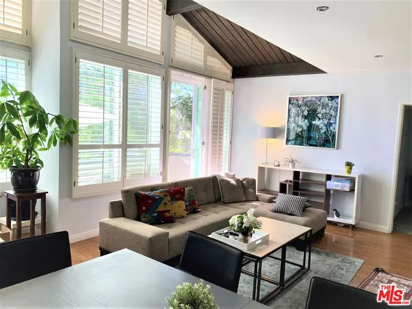 $5,750 | 10800 Holman Avenue, Unit PH3, Los Angeles, CA 90024