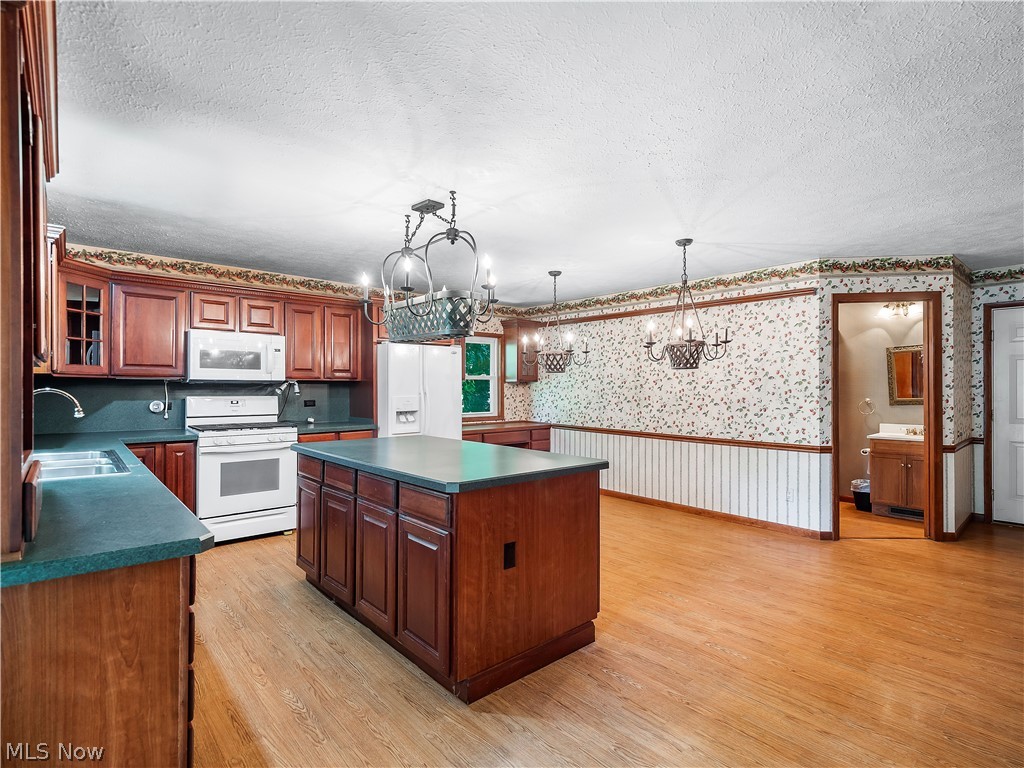 4094 Stoney Ridge Road Avon, OH 44011 - Photo 7 of 36