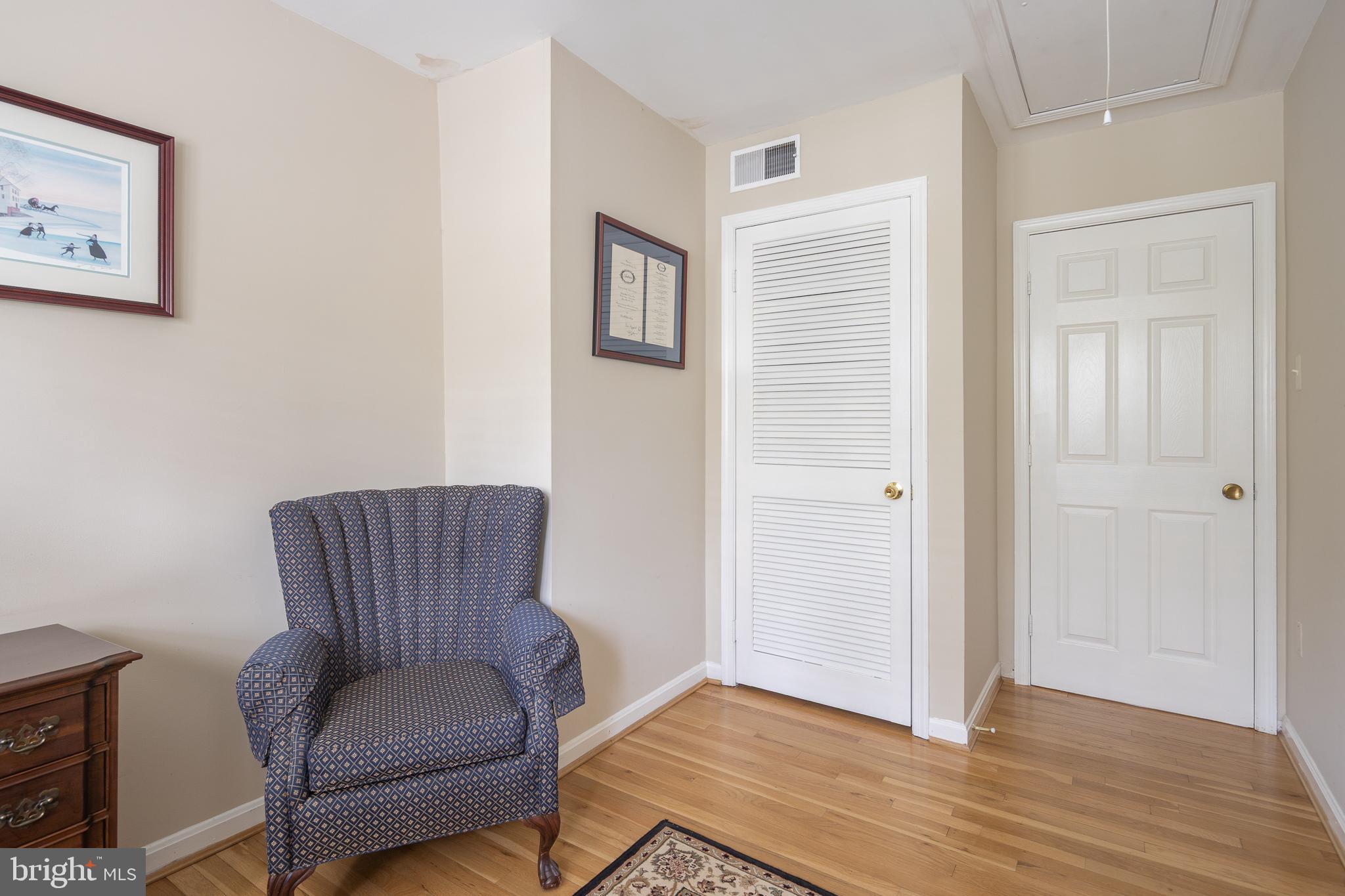 6311 Golf Course Square Alexandria, VA 22307 - Photo 19 of 39 a view of livingroom with furniture and a couch