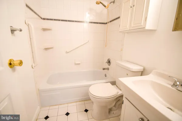 $165,000 | 400 Glendale Road, Unit H32, Havertown, PA 19083