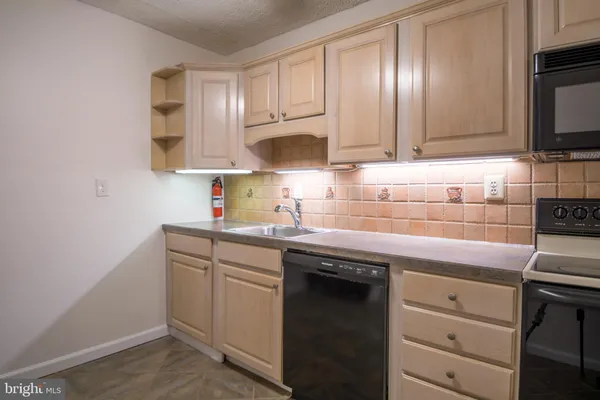 $165,000 | 400 Glendale Road, Unit H32, Havertown, PA 19083