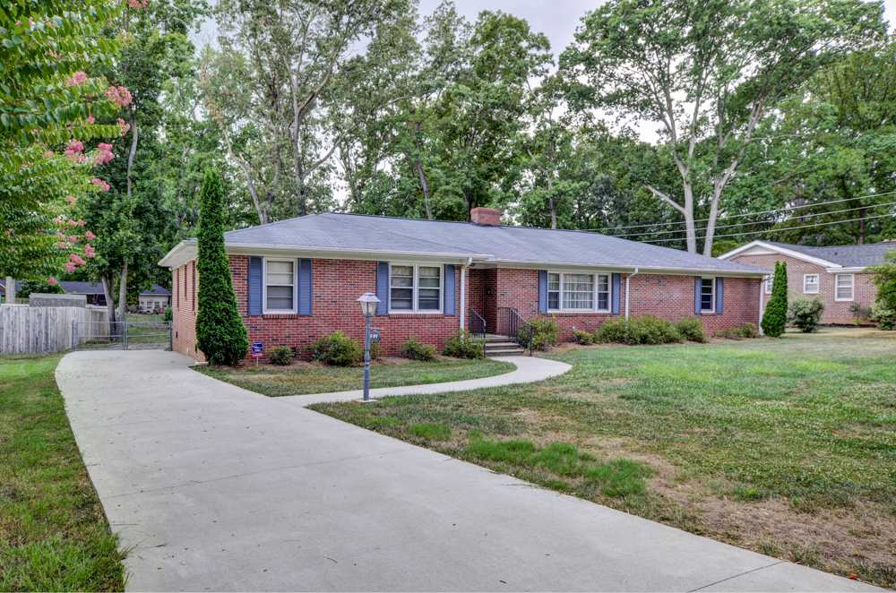 109 Ridgeway Road Spartanburg, SC 29301 - Photo 1 of 22 Gallery Image 1
