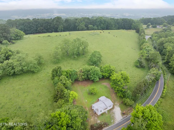$141,200 | 1351 Bethlehem Road, La Follette, TN 37766
