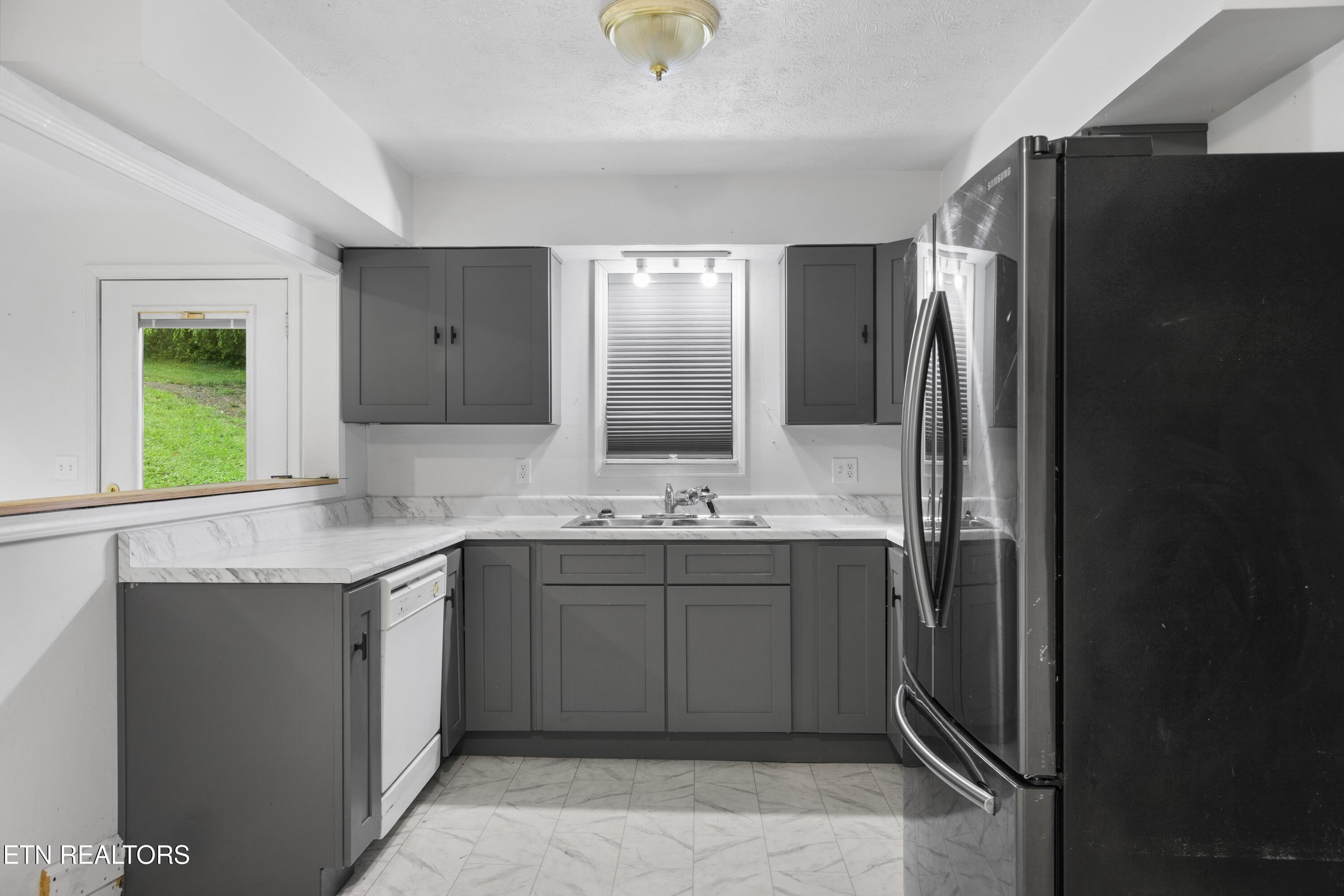 1351 Bethlehem Road La Follette, TN 37766 - Photo 9 of 31 030A3379