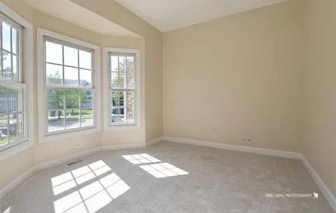 $499,000 | 1096 Chesapeake Boulevard, Grayslake, IL 60030