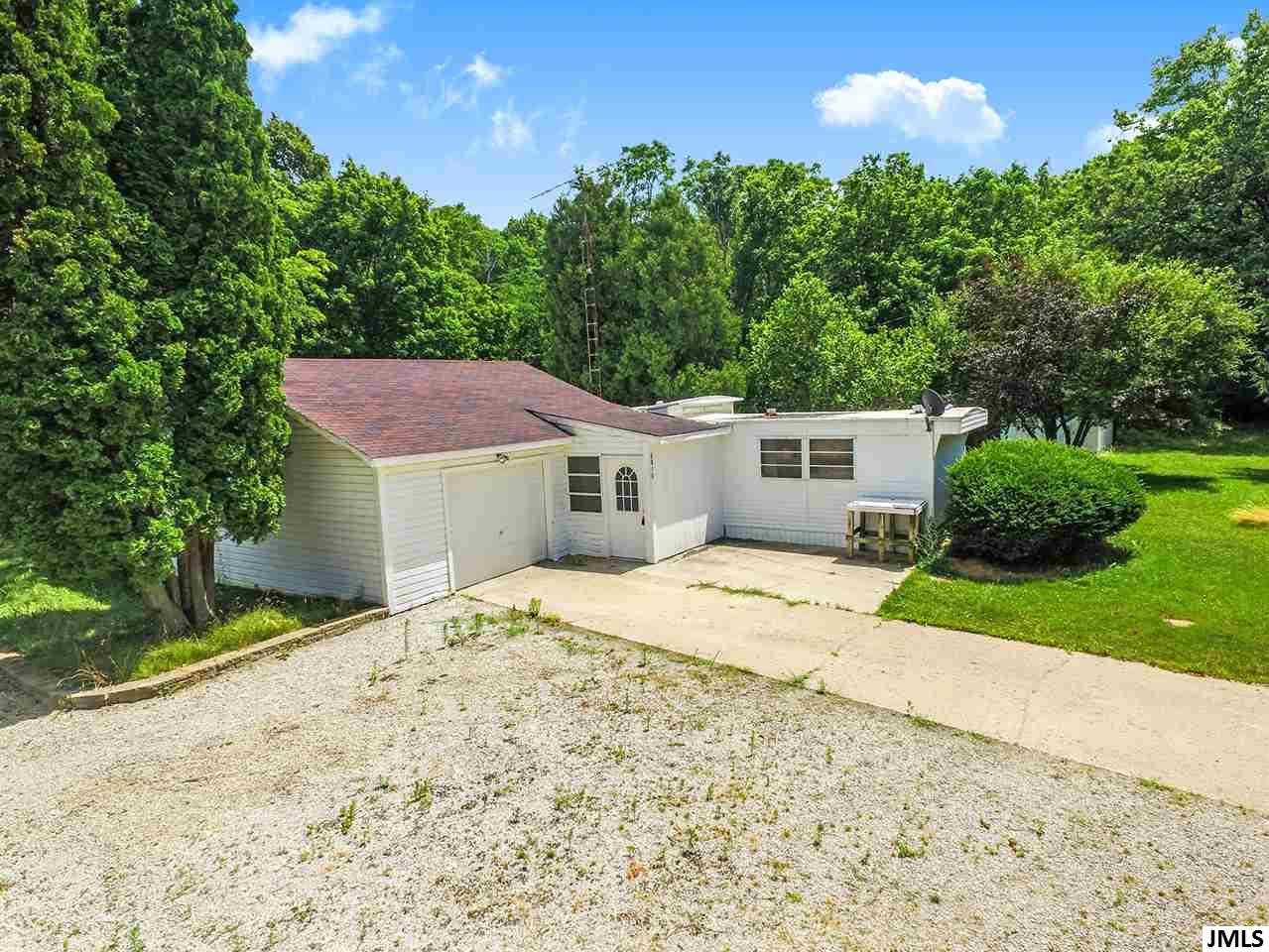 6810 North Meridian Road Addison, MI 49220 - Photo 1 of 27 Photo 1