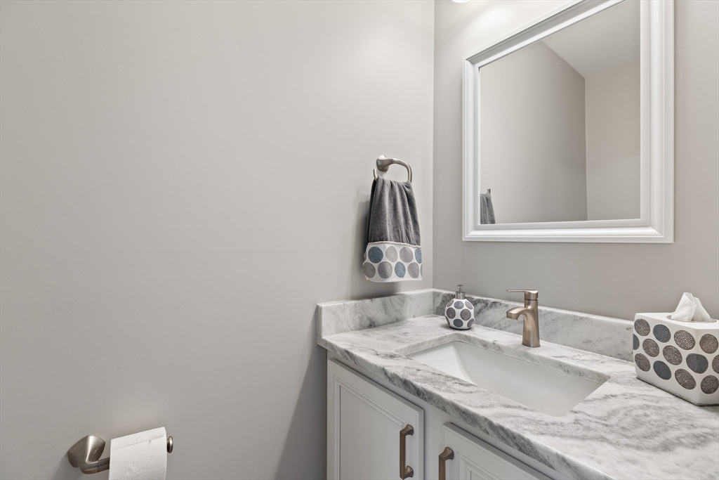 526 Hubbardston Road Templeton, MA 01468 - Photo 14 of 32