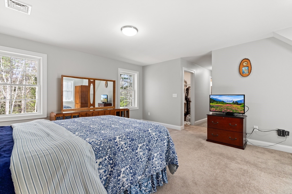 526 Hubbardston Road Templeton, MA 01468 - Photo 16 of 32