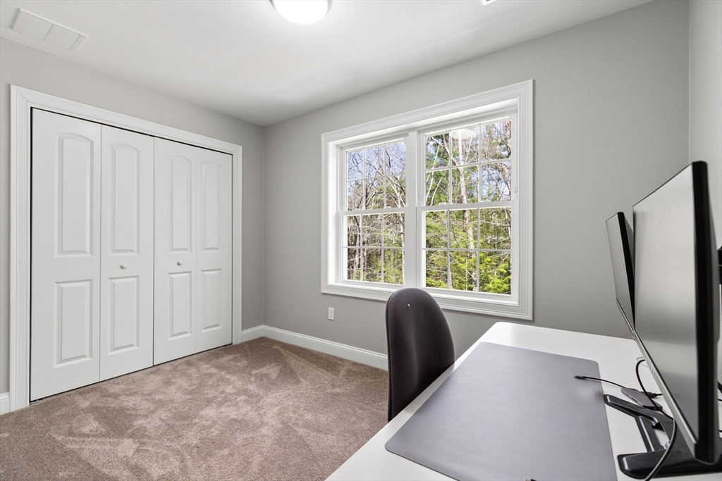 526 Hubbardston Road Templeton, MA 01468 - Photo 25 of 32