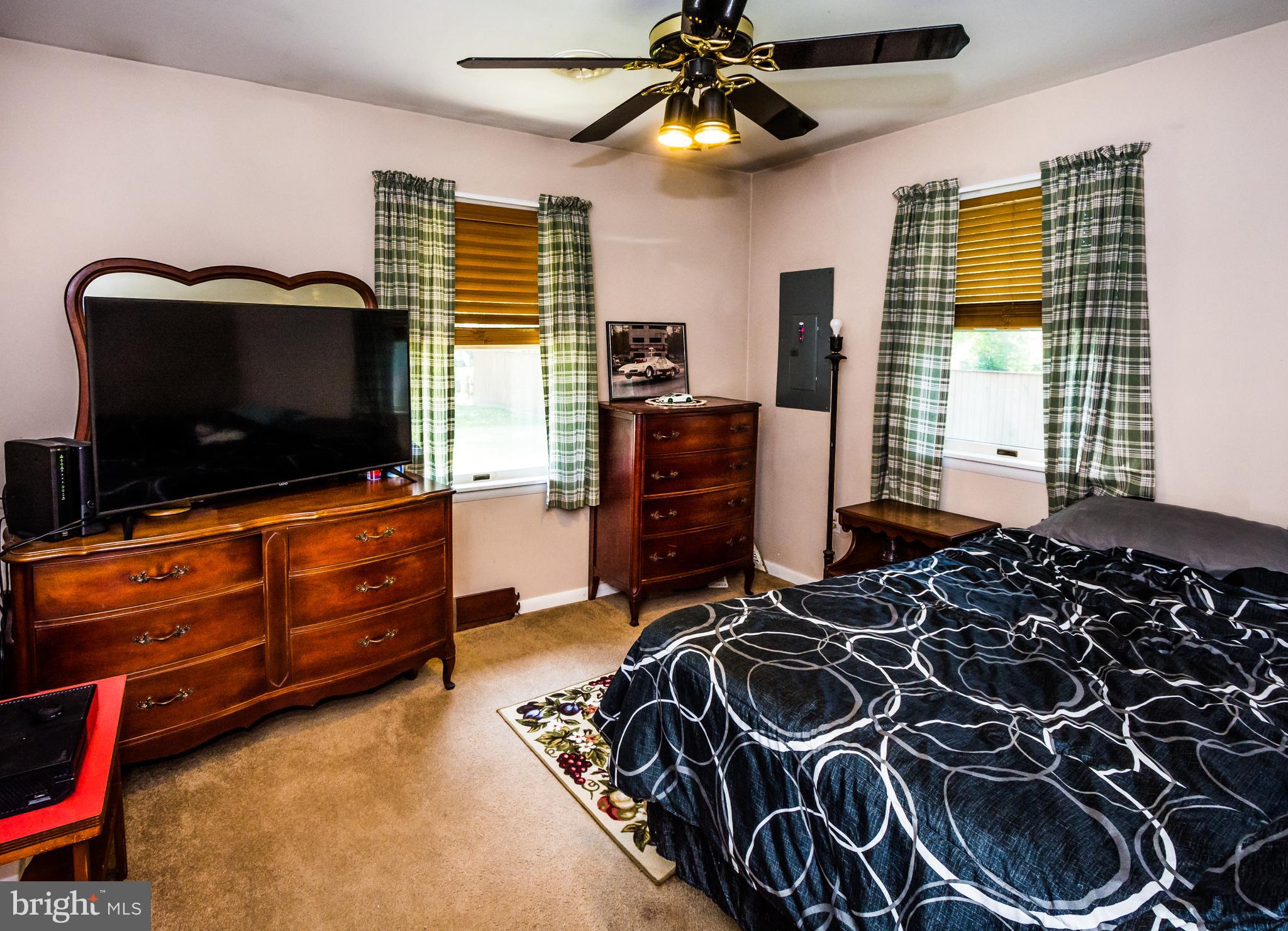 809 Mason Road Stevensville, MD 21666 - Photo 21 of 49 Bedroom 2 (view 1) w/ceiling fan