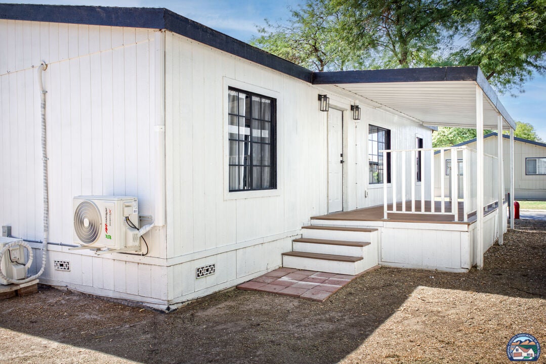 1601 Drew Road, Unit 5 El Centro, CA 92243 - Photo 2 of 17 Gallery Image 2