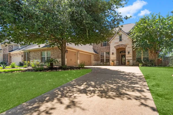$790,000 | 27 North Arrow Canyon Circle, The Woodlands, TX 77389