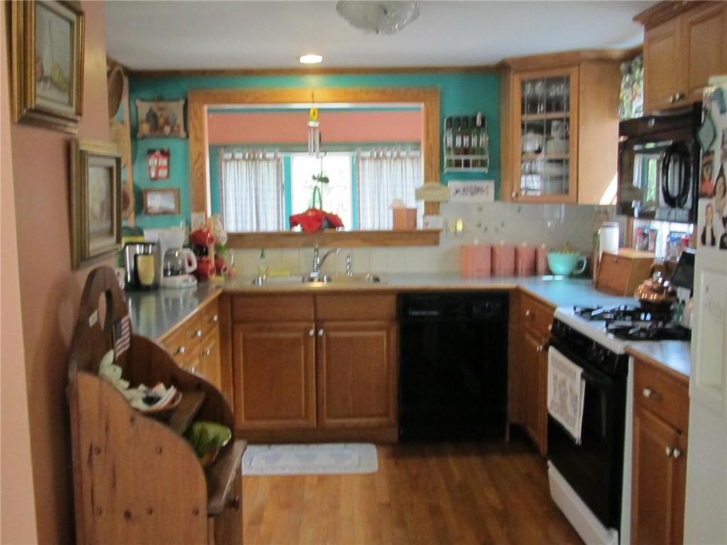 119 Fenner Hill Road Hopkinton, RI 02832 - Photo 2 of 25
