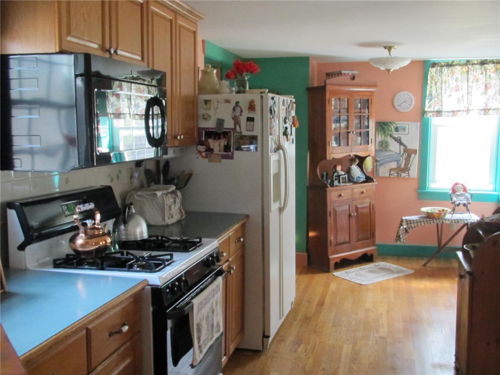 119 Fenner Hill Road Hopkinton, RI 02832 - Photo 6 of 25