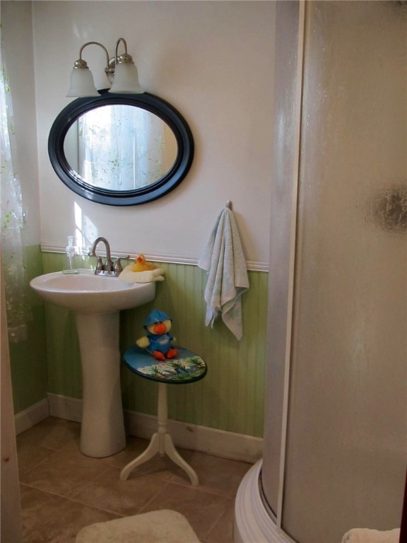 119 Fenner Hill Road Hopkinton, RI 02832 - Photo 7 of 25