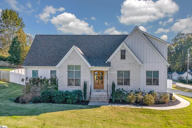 $850,000 | 743 Brookdale Drive, Greer, SC 29651
