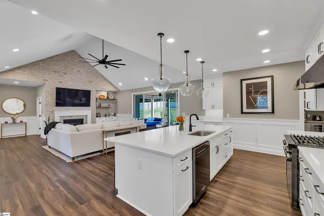 $850,000 | 743 Brookdale Drive, Greer, SC 29651