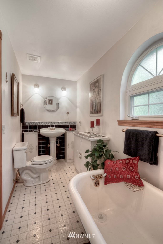 370 East Haskell Hill Road Shelton, WA 98584 - Photo 13 of 25 Gallery Image 13