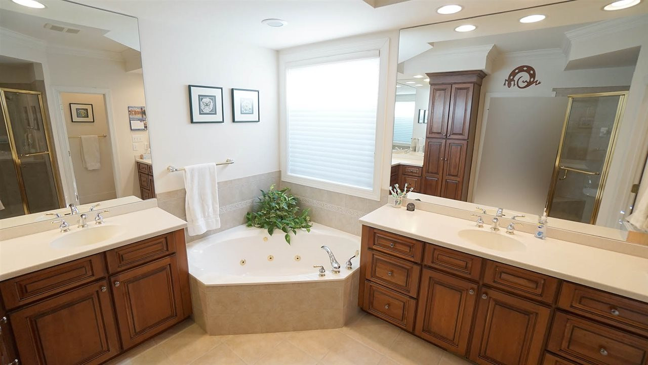 1844 Torrington Street Raleigh, NC 27615 - Photo 15 of 30 Whirpool tub and separate shower, newer fixtures Master Bathroom