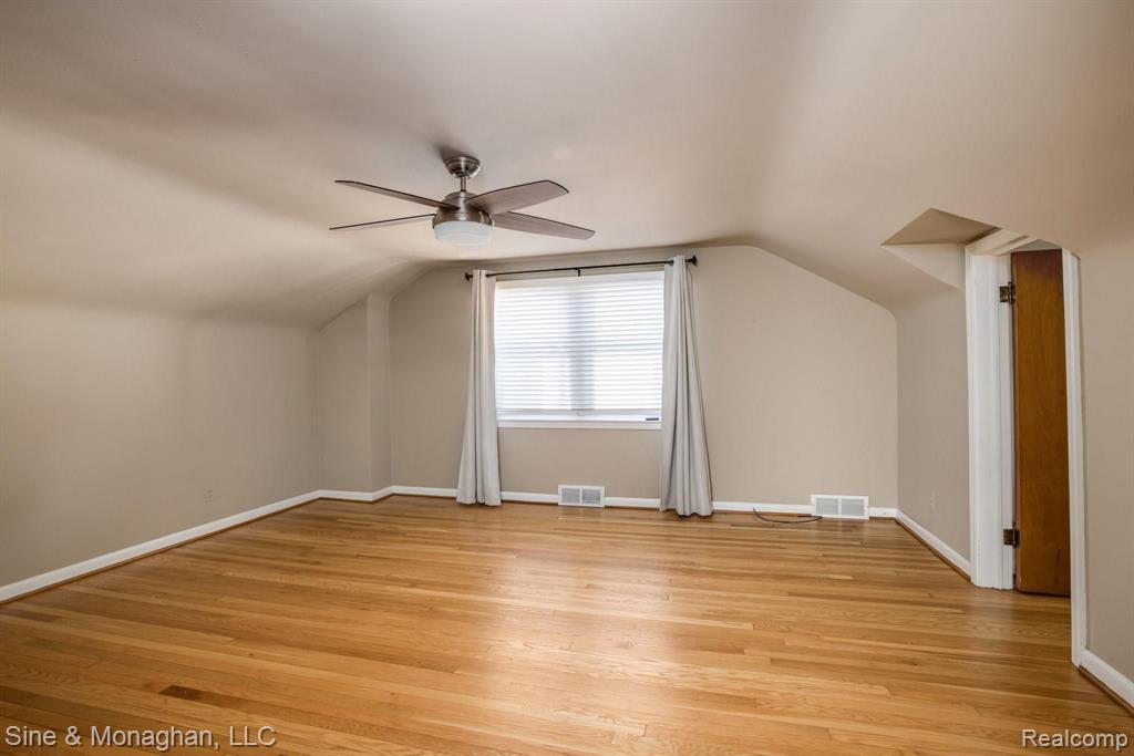 453 Kerby Road Grosse Pointe Farms, MI 48236 - Photo 20 of 32