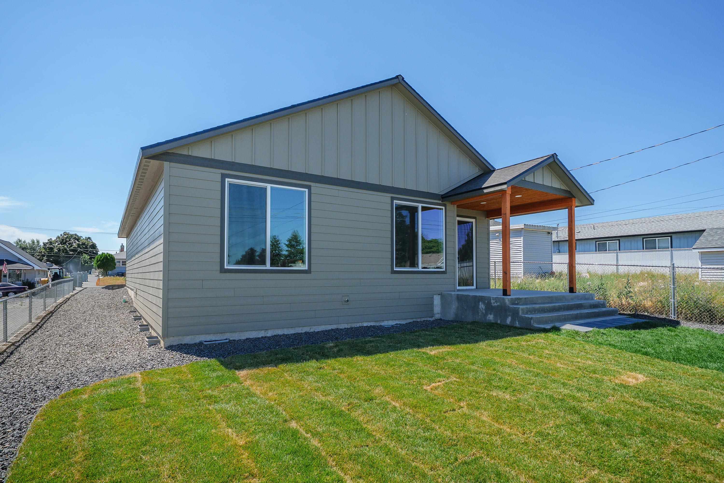 2011 East Longfellow Avenue Spokane, WA 99207 - Photo 37 of 40